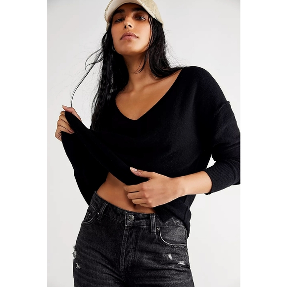 Free People Sweaters - NWOT Free People Harmony 100% Cashmere Classic V-Neck Sweater